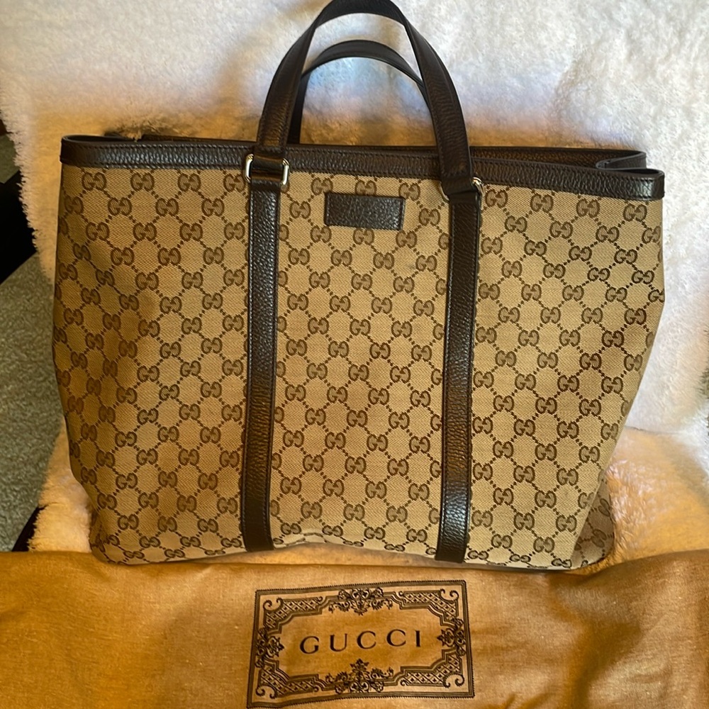 Authentic Gucci tote like new